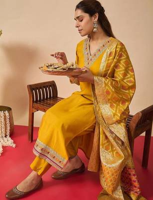 Women Ethnic Motifs Regular Thread Work Kurta with Trousers & With Dupatta 4