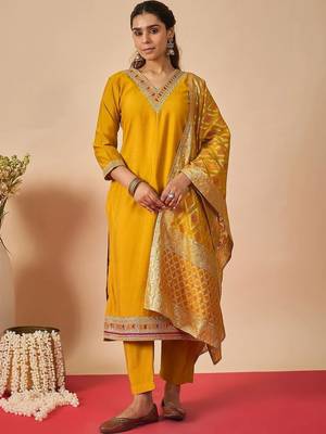 Women Ethnic Motifs Regular Thread Work Kurta with Trousers & With Dupatta 5