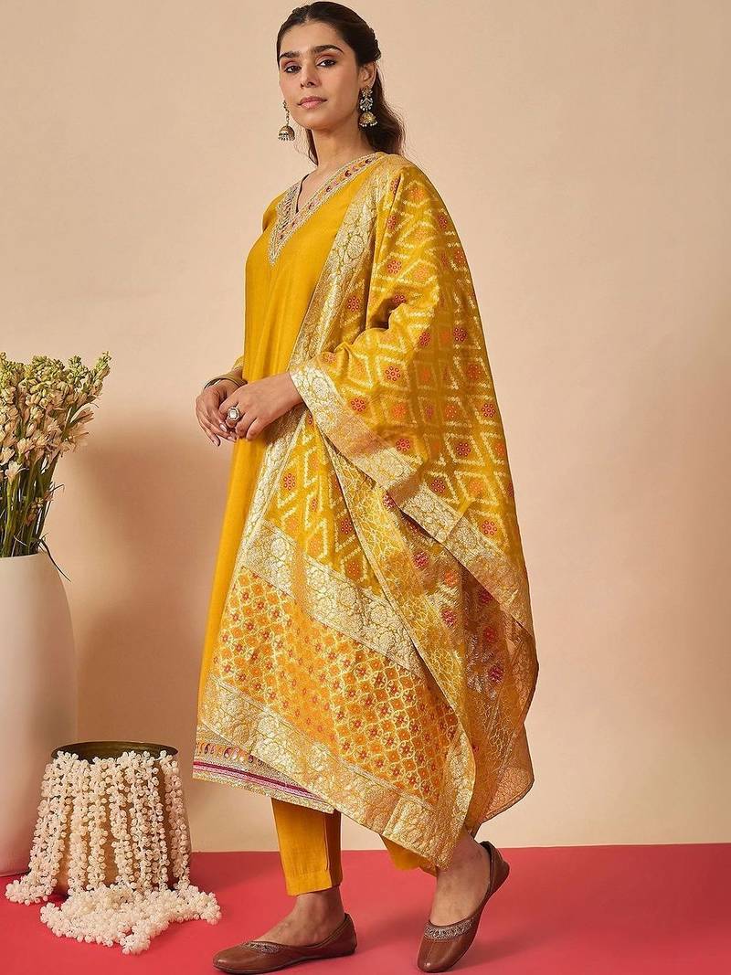 Women Ethnic Motifs Regular Thread Work Kurta with Trousers & With Dupatta