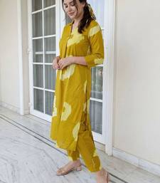 Women Dyed Regular Pure Cotton Kurta with Trousers & With Dupatta