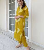 Women Dyed Regular Pure Cotton Kurta with Trousers & With Dupatta