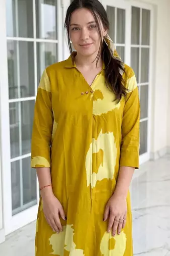 Women Dyed Regular Pure Cotton Kurta with Trousers & With Dupatta