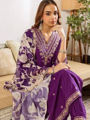 Women Ethnic Motifs Embroidered Regular Thread Work Kurta with Patiala & With Dupatta 4