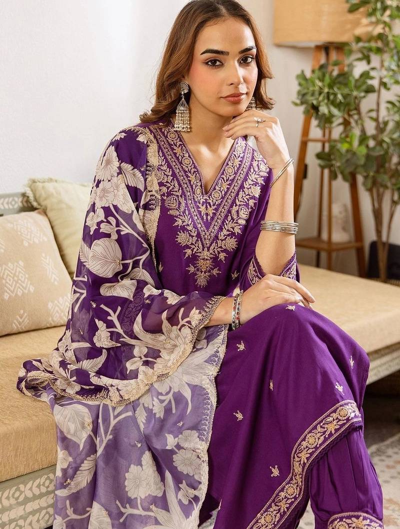 Women Ethnic Motifs Embroidered Regular Thread Work Kurta with Patiala & With Dupatta