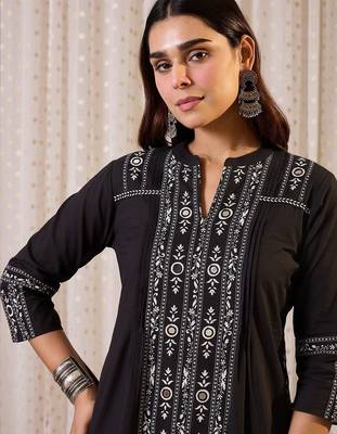 Women Ethnic Motifs Embroidered Regular Thread Work Pure Cotton Kurta with Trousers 2