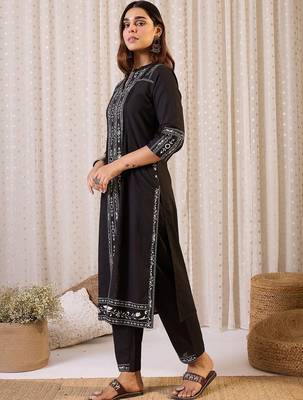 Women Ethnic Motifs Embroidered Regular Thread Work Pure Cotton Kurta with Trousers 3