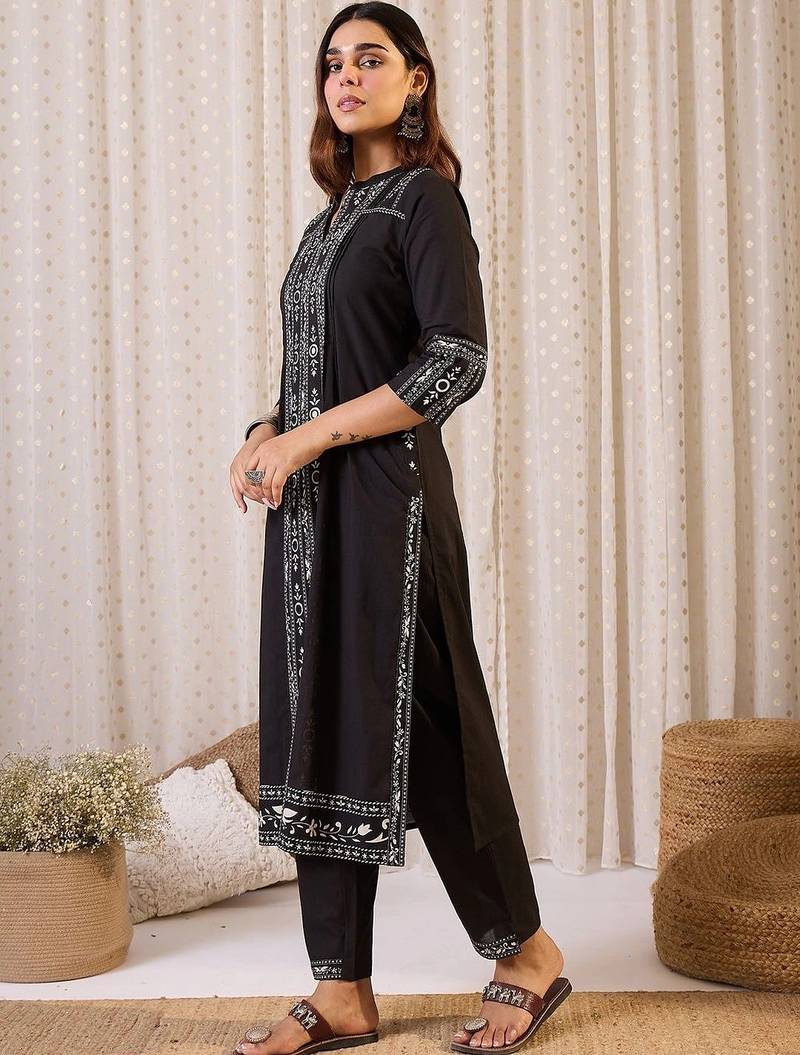 Women Ethnic Motifs Embroidered Regular Thread Work Pure Cotton Kurta with Trousers