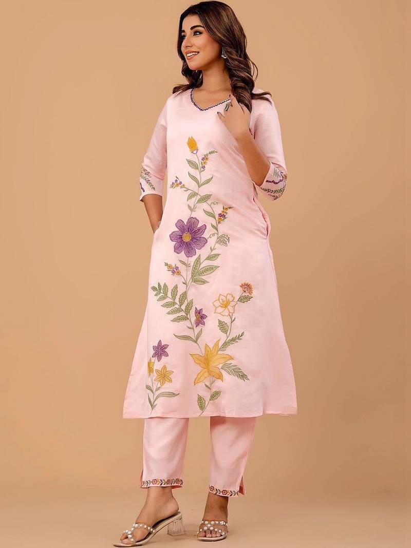 Women Floral Embroidered Regular Thread Work Kurta with Trousers