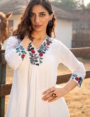 Women Ethnic Motifs Regular Thread Work Pure Cotton Kurta with Trousers 2