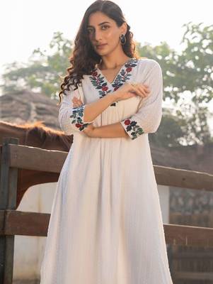 Women Ethnic Motifs Regular Thread Work Pure Cotton Kurta with Trousers 3