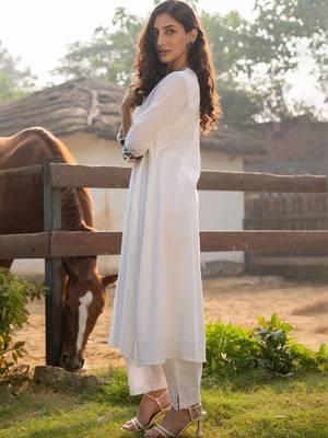 Women Ethnic Motifs Regular Thread Work Pure Cotton Kurta with Trousers 6