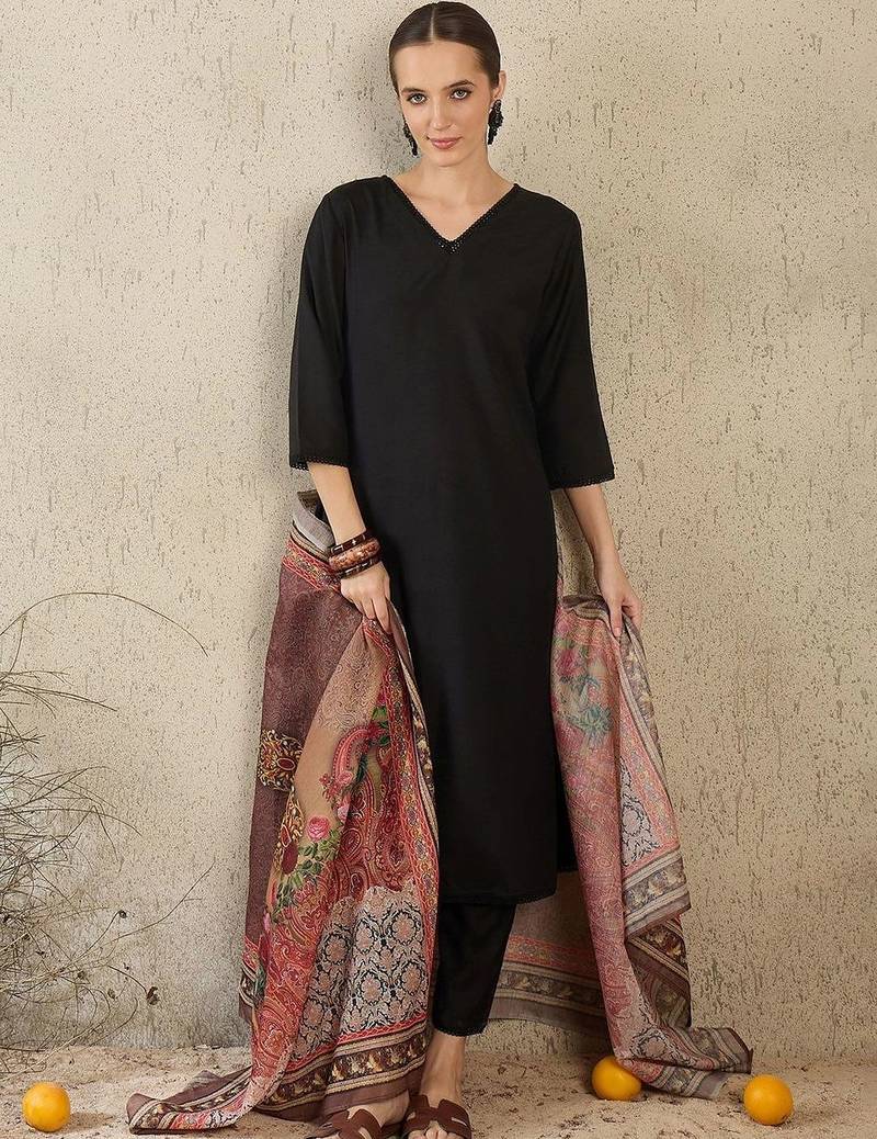 Women Ethnic Motifs Regular Kurta with Trousers & With Dupatta