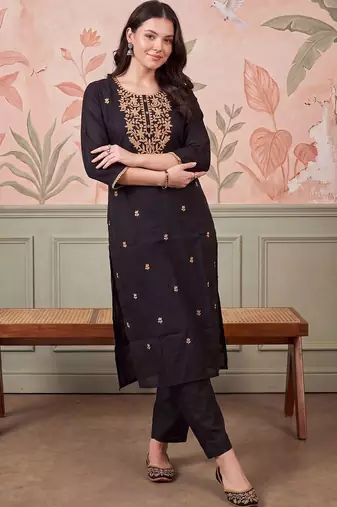 Women Ethnic Motifs Embroidered Regular Thread Work Kurta with Trousers
