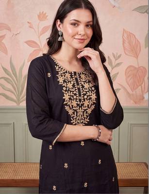 Women Ethnic Motifs Embroidered Regular Thread Work Kurta with Trousers 2