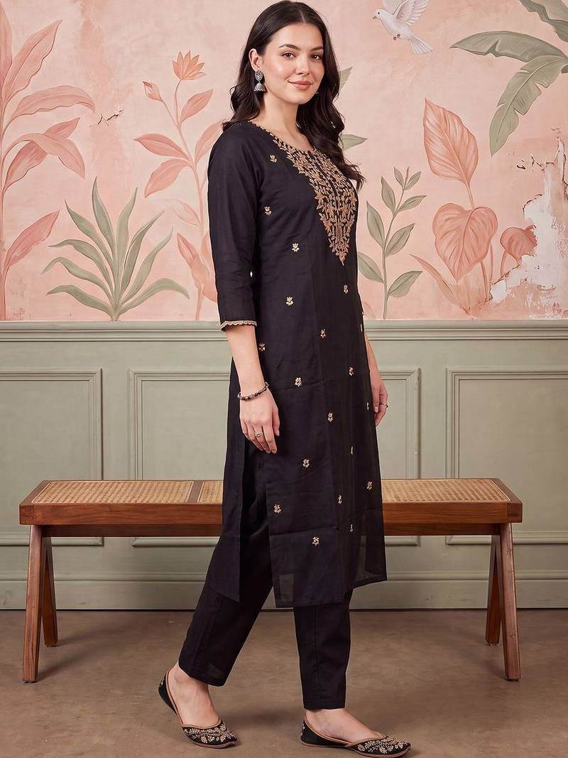 Women Ethnic Motifs Embroidered Regular Thread Work Kurta with Trousers