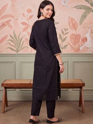 Women Ethnic Motifs Embroidered Regular Thread Work Kurta with Trousers 4