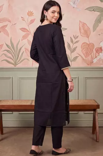 Women Ethnic Motifs Embroidered Regular Thread Work Kurta with Trousers