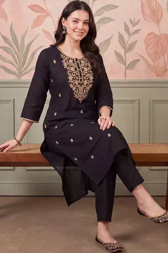 Women Ethnic Motifs Embroidered Regular Thread Work Kurta with Trousers