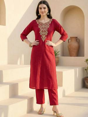 Women Ethnic Motifs Embroidered Regular Thread Work Kurta with Trousers 1