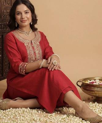 Women Ethnic Motifs Embroidered Regular Thread Work Liva Kurta with Trousers 5