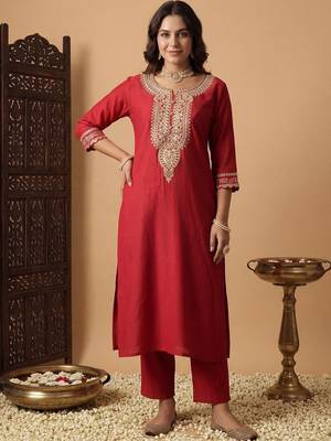 Women Ethnic Motifs Embroidered Regular Thread Work Liva Kurta with Trousers 6
