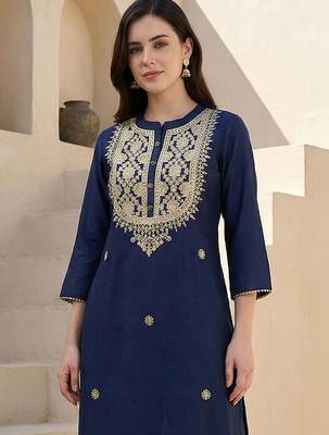 Women Ethnic Motifs Embroidered Regular Thread Work Kurta with Trousers 2