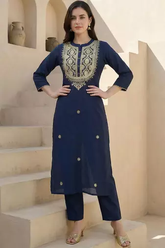 Women Ethnic Motifs Embroidered Regular Thread Work Kurta with Trousers