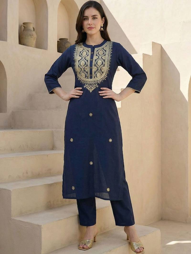 Women Ethnic Motifs Embroidered Regular Thread Work Kurta with Trousers
