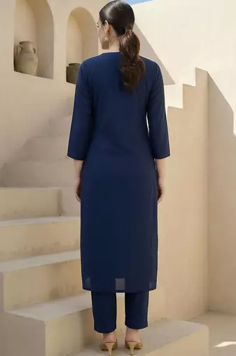 Women Ethnic Motifs Embroidered Regular Thread Work Kurta with Trousers