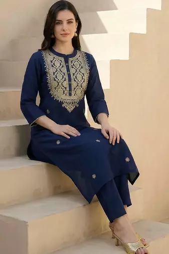Women Ethnic Motifs Embroidered Regular Thread Work Kurta with Trousers