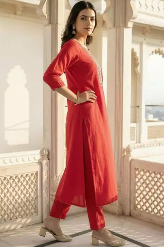 Women Ethnic Motifs Embroidered Regular Thread Work Kurta with Trousers & With Dupatta