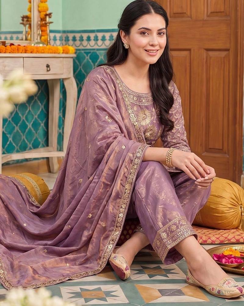 Women Ethnic Motifs Regular Kurta with Trousers & With Dupatta