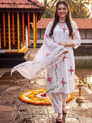 Women Floral Printed Regular Pure Cotton Kurta with Trousers & With Dupatta 1
