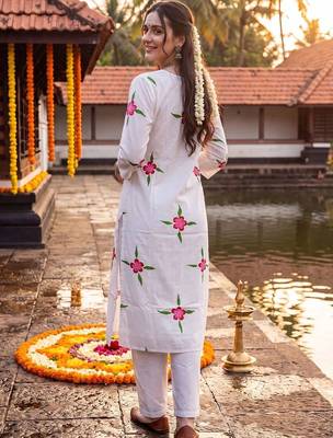 Women Floral Printed Regular Pure Cotton Kurta with Trousers & With Dupatta 4