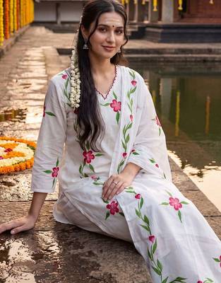 Women Floral Printed Regular Pure Cotton Kurta with Trousers & With Dupatta 5
