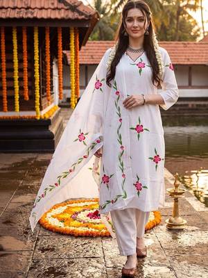 Women Floral Printed Regular Pure Cotton Kurta with Trousers & With Dupatta 6