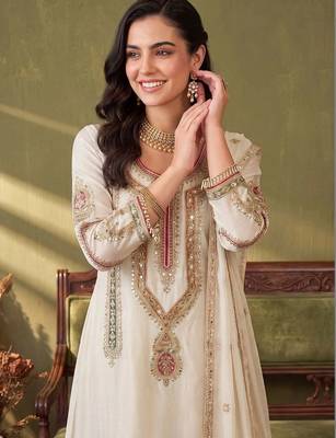 Women Ethnic Motifs Embroidered Regular Thread Work Kurta with Sharara & With Dupatta 2