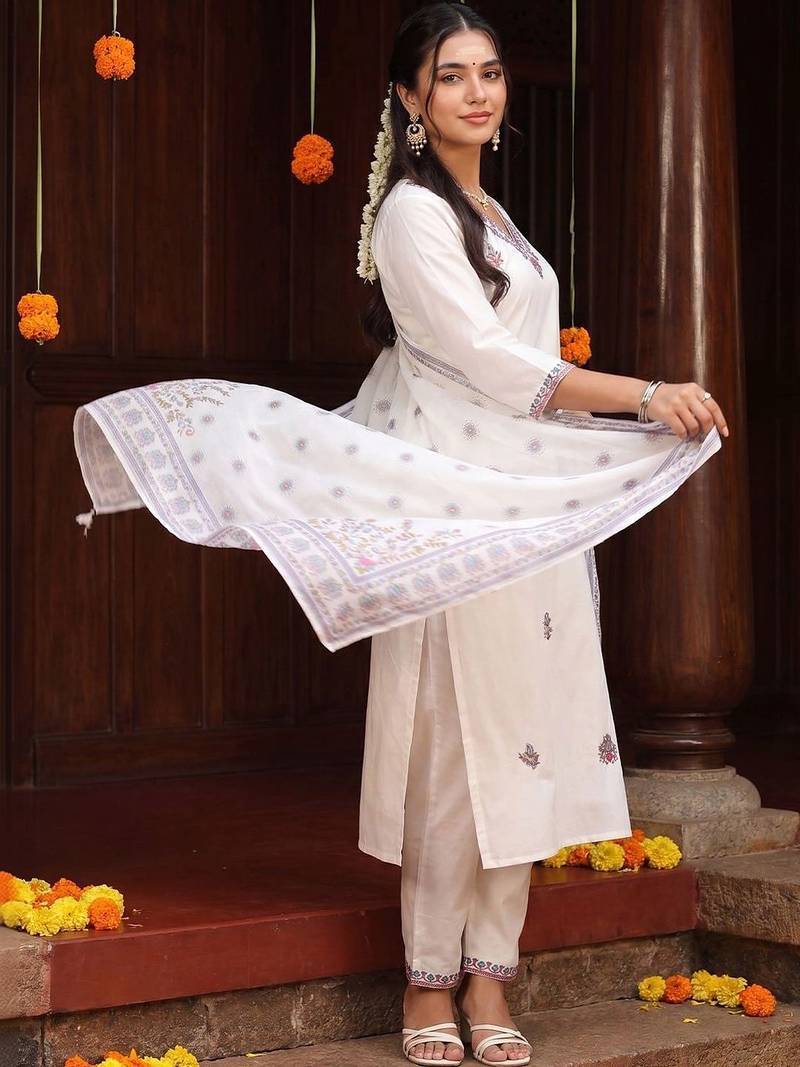 Women Ethnic Motifs Embroidered Regular Thread Work Pure Cotton Kurta with Trousers & With Dupatta