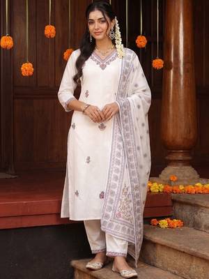 Women Ethnic Motifs Embroidered Regular Thread Work Pure Cotton Kurta with Trousers & With Dupatta 6