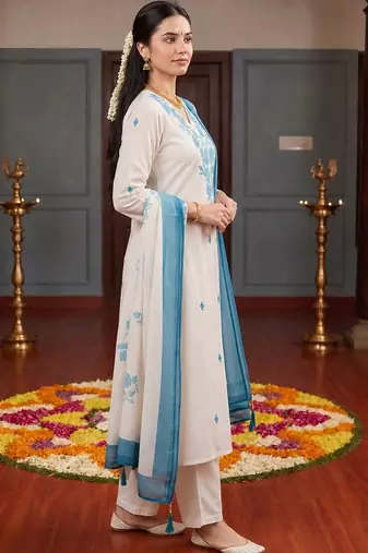 Women Floral Embroidered Regular Thread Work Kurta with Palazzos & With Dupatta