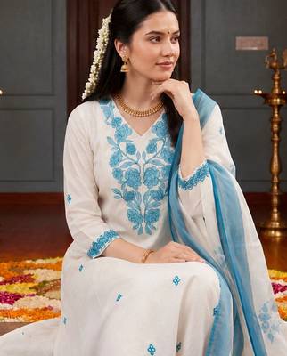 Women Floral Embroidered Regular Thread Work Kurta with Palazzos & With Dupatta 5
