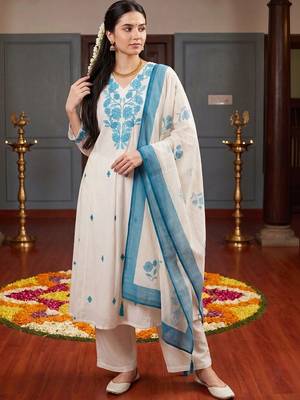 Women Floral Embroidered Regular Thread Work Kurta with Palazzos & With Dupatta 6