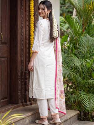 Women Floral Embroidered Regular Thread Work Pure Cotton Kurta with Trousers & With Dupatta 4