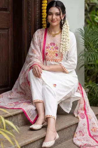 Women Floral Embroidered Regular Thread Work Pure Cotton Kurta with Trousers & With Dupatta