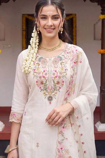 Women Floral Embroidered Regular Thread Work Kurta with Trousers & With Dupatta