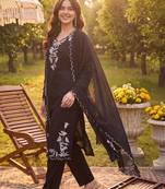 Women Floral Embroidered Regular Thread Work Kurta with Trousers & With Dupatta