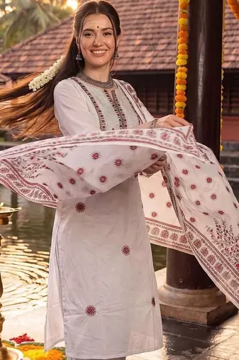 Women Ethnic Motifs Embroidered Regular Thread Work Pure Cotton Kurta with Trousers & With Dupatta