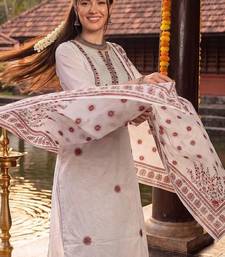 Women Ethnic Motifs Embroidered Regular Thread Work Pure Cotton Kurta with Trousers & With Dupatta