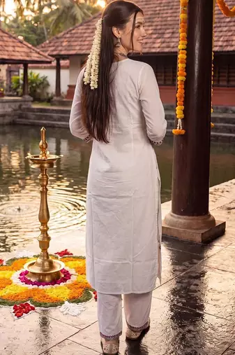 Women Ethnic Motifs Embroidered Regular Thread Work Pure Cotton Kurta with Trousers & With Dupatta