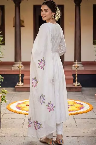 Women Floral Printed Empire Pure Cotton Kurta with Trousers & With Dupatta